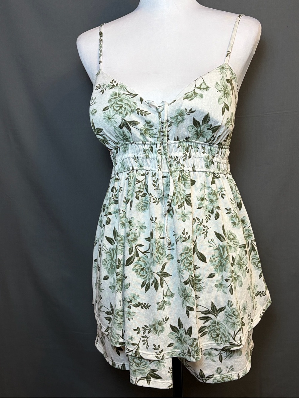 Derek Heart Floral Romper Boho Cottagecore Smocked Waist Tie Front Size L Spring